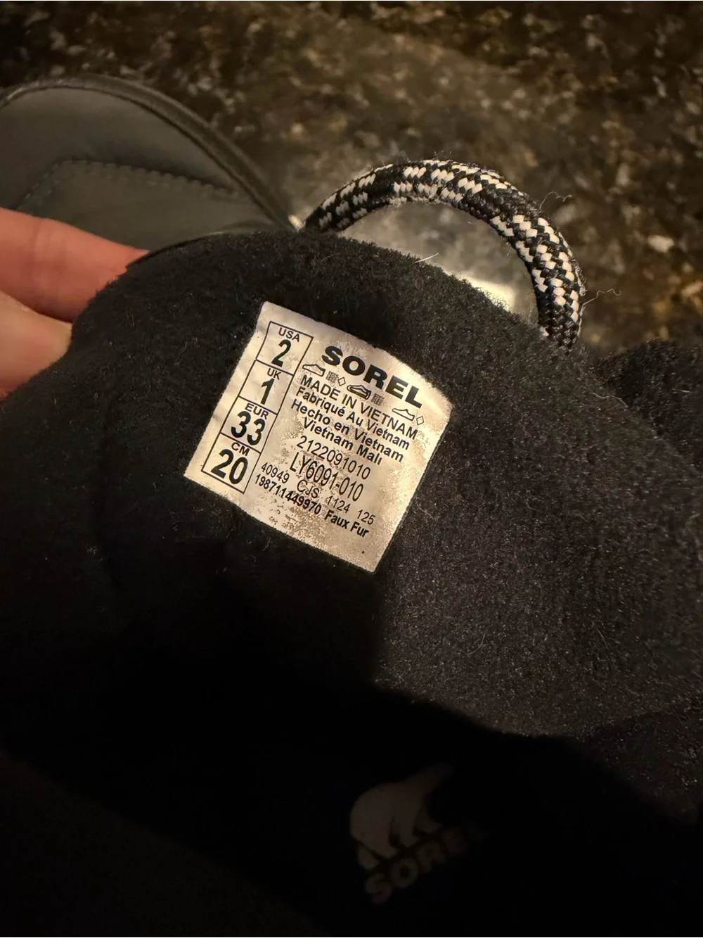 Sorel Whitney II Black Waterproof Winter Boots Youth Size 2